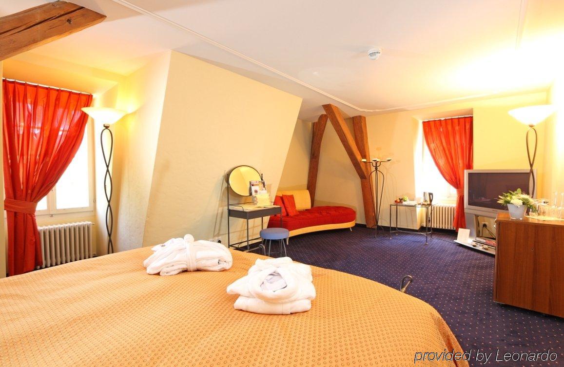 Hotel Schloss Huenigen Konolfingen Rum bild