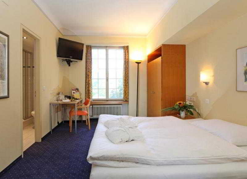 Hotel Schloss Huenigen Konolfingen Exteriör bild